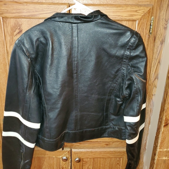 Leather jacket - Picture 2 of 3
